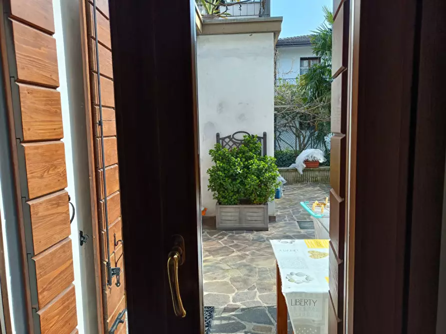 Immagine 2 di Casa indipendente in vendita  in Via 3 garofani a Padova