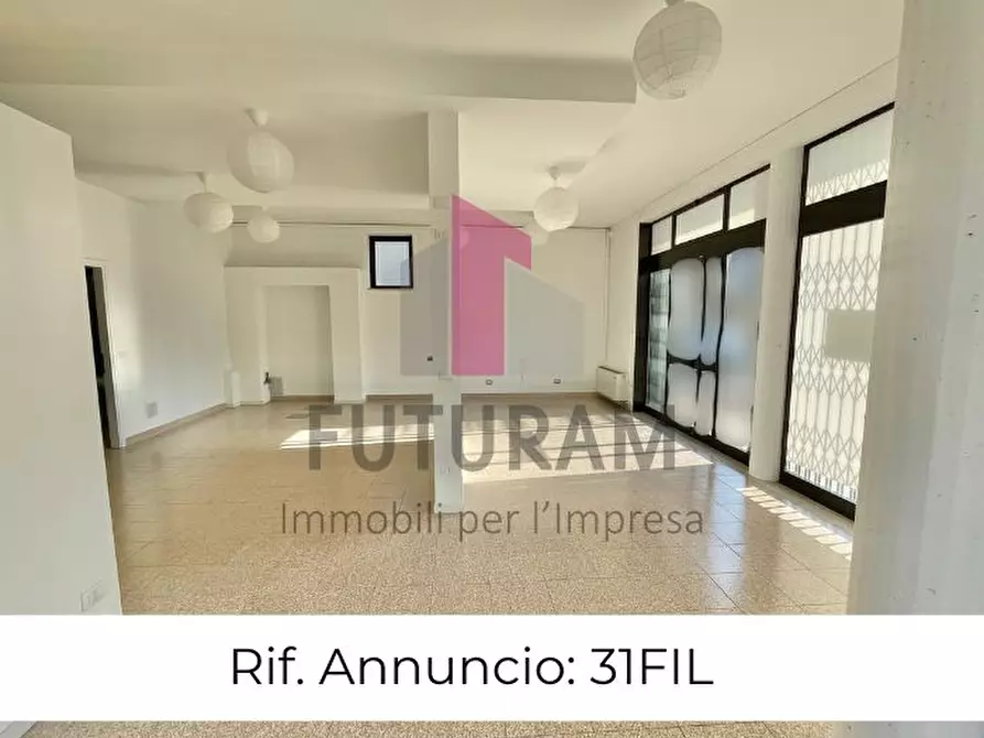 Immagine 1 di Negozio in affitto  a Costabissara