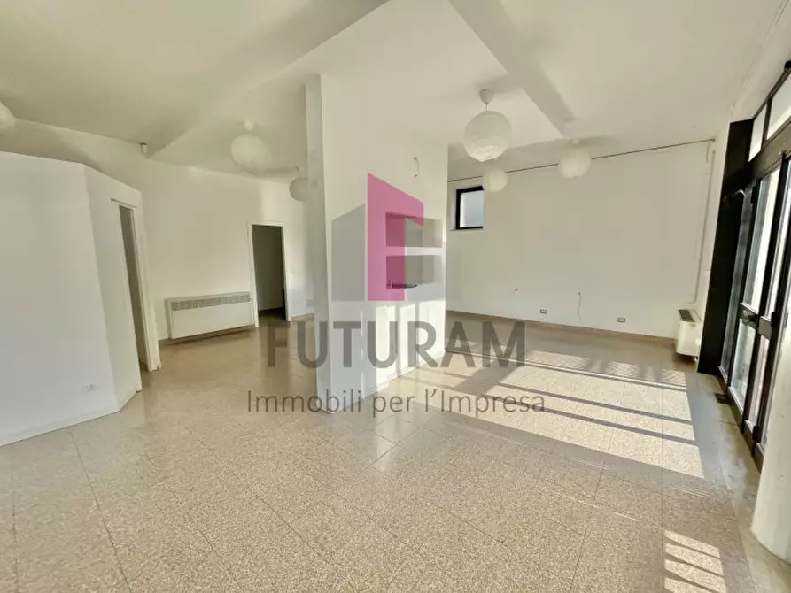 Immagine 5 di Negozio in affitto  a Costabissara