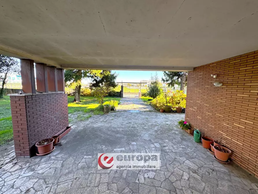 Immagine 4 di Casa indipendente in vendita  in VIA DE AMICIS a Montecchio Maggiore