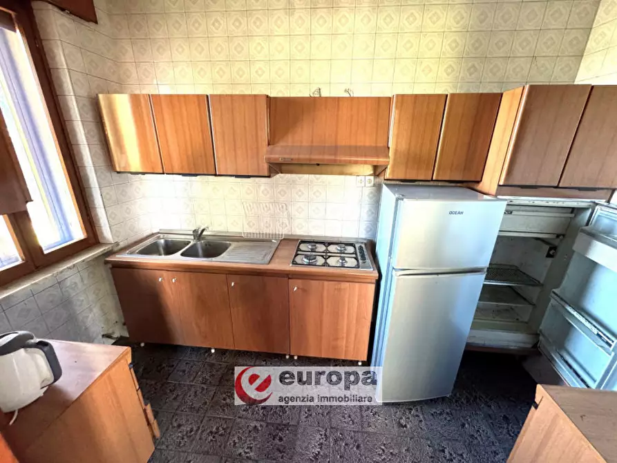 Immagine 12 di Casa indipendente in vendita  in VIA DE AMICIS a Montecchio Maggiore