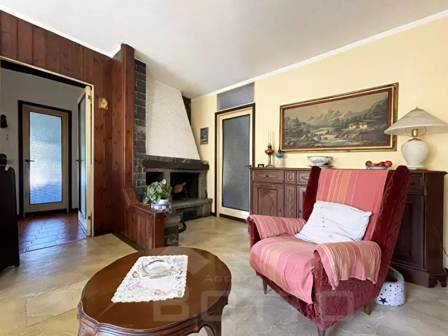 Immagine 6 di Appartamento in vendita  in via Torre 40 a Bolzano Novarese
