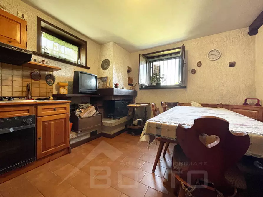 Immagine 17 di Appartamento in vendita  in via Torre 40 a Bolzano Novarese