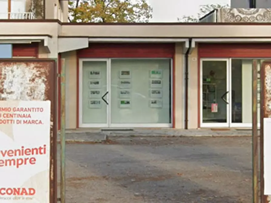 Immagine 1 di Negozio in vendita  in Via Roma, 95 a Ponzano Veneto