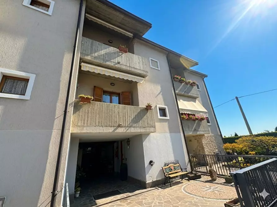 Immagine 1 di Casa indipendente in vendita  in Via Europa Unita 7, Carvico a Carvico