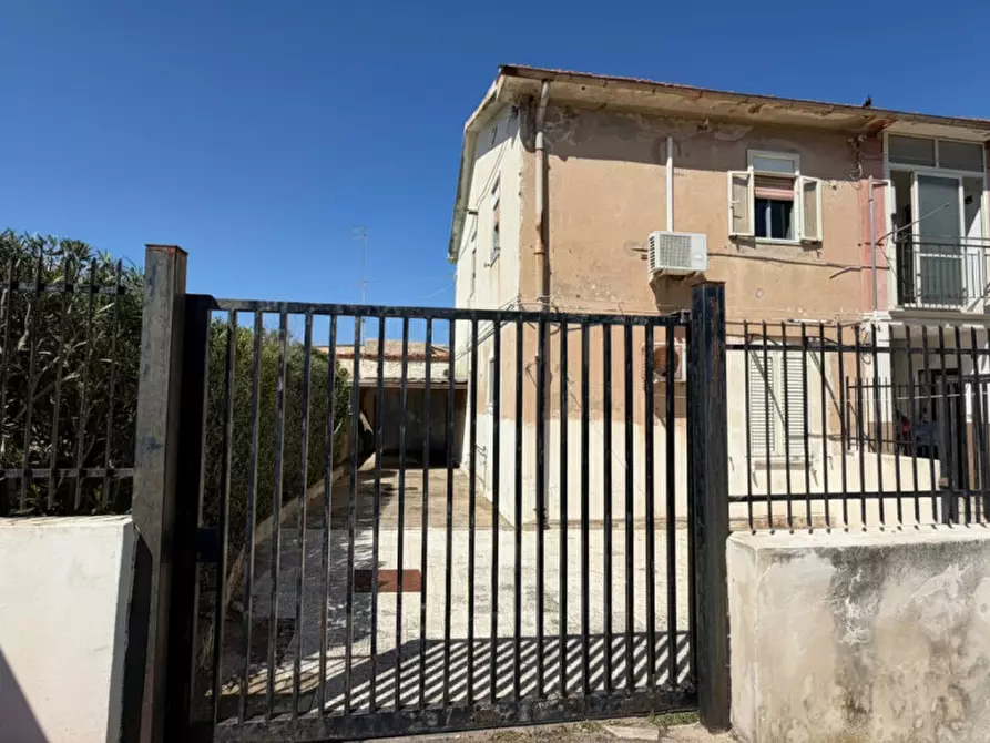 Immagine 1 di Appartamento in vendita  in Via Suor Maria Rosa Zangara 3 a Siracusa