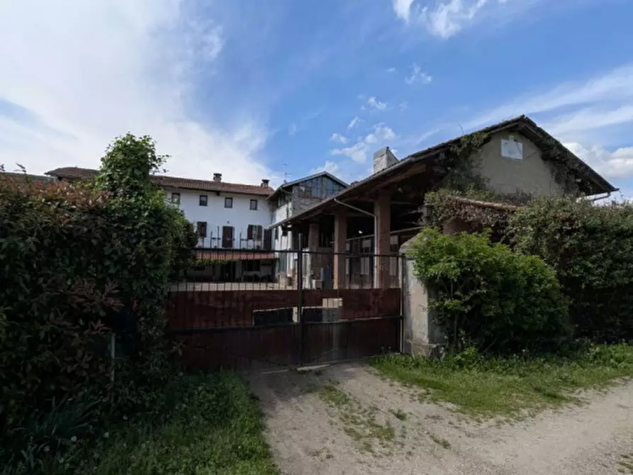 Immagine 2 di Agriturismo in vendita  in Cascina Moretta, 1, 28015 Momo NO, Italia a Momo