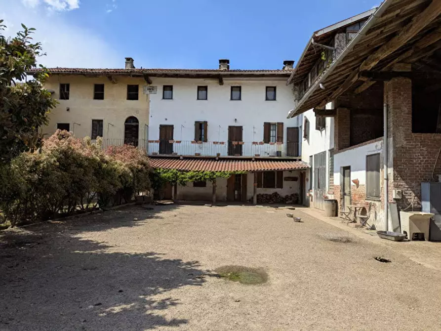 Immagine 7 di Agriturismo in vendita  in Cascina Moretta, 1, 28015 Momo NO, Italia a Momo
