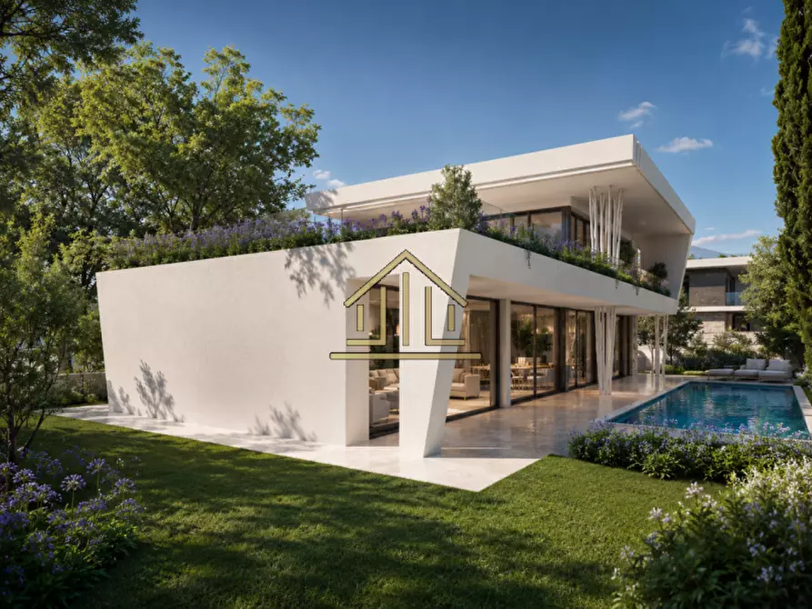 Immagine 2 di Villa in vendita  in Via Sant'Anna a Lonato del Garda