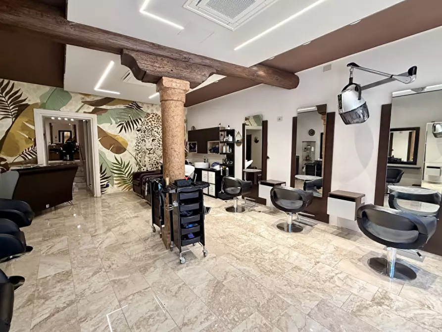 Immagine 4 di Negozio in vendita  in VIA CAVOUR a Legnago