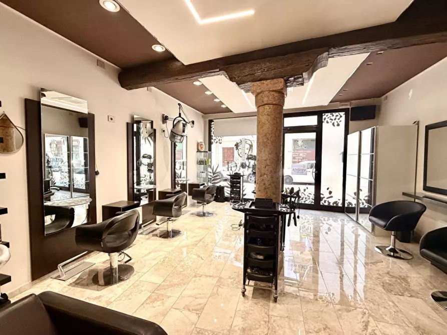 Immagine 5 di Negozio in vendita  in VIA CAVOUR a Legnago