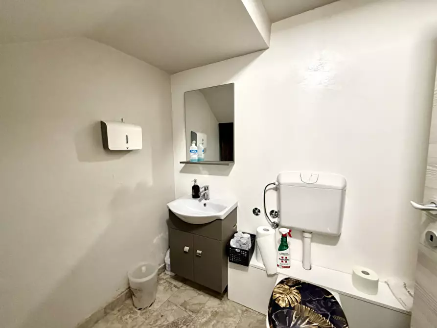 Immagine 8 di Negozio in vendita  in VIA CAVOUR a Legnago