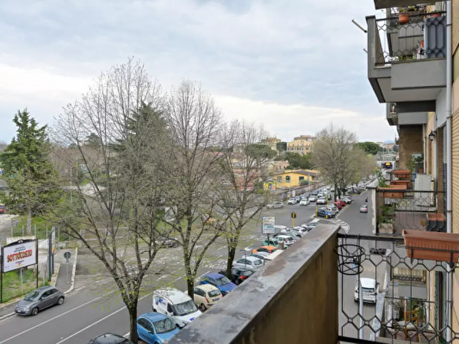 Immagine 21 di Appartamento in vendita  in Via di Casal Bertone a Roma