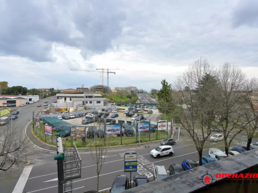 Immagine 21 di Appartamento in vendita  in Via di Casal Bertone a Roma