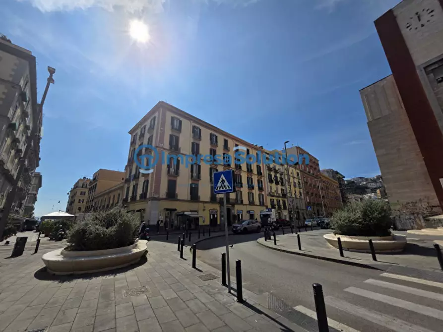 Immagine 5 di Negozio in vendita  in Via Piedigrotta a Napoli