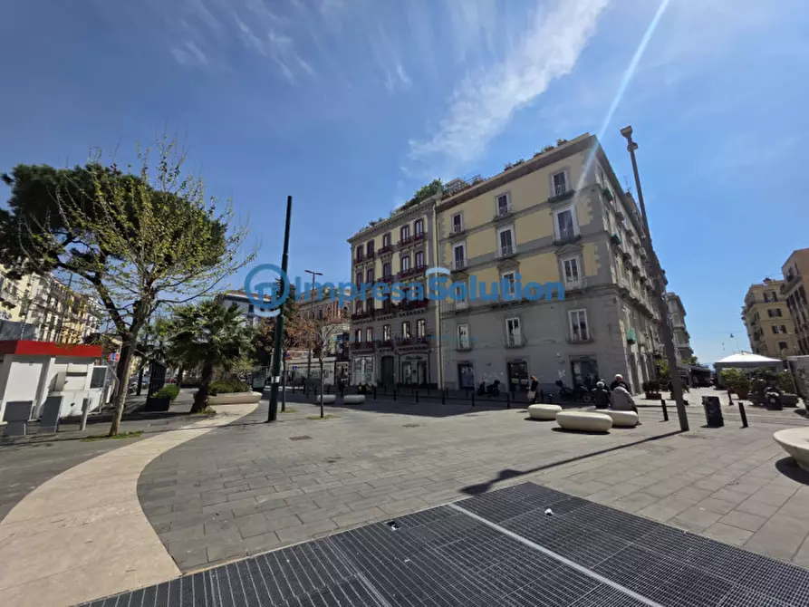 Immagine 6 di Negozio in vendita  in Via Piedigrotta a Napoli