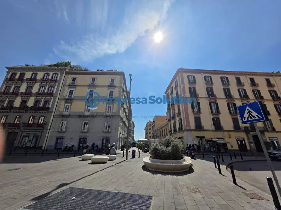 Immagine 7 di Negozio in vendita  in Via Piedigrotta a Napoli