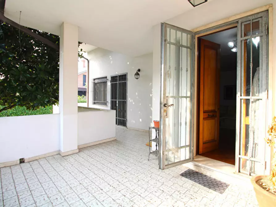 Immagine 4 di Villa in vendita  in Via Santa Monica a Albignasego