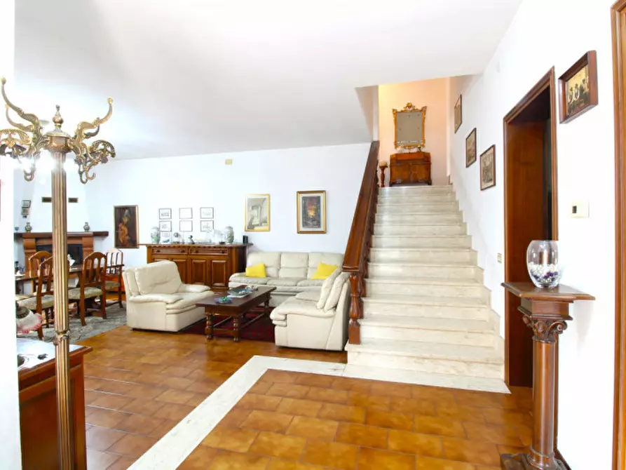 Immagine 5 di Villa in vendita  in Via Santa Monica a Albignasego