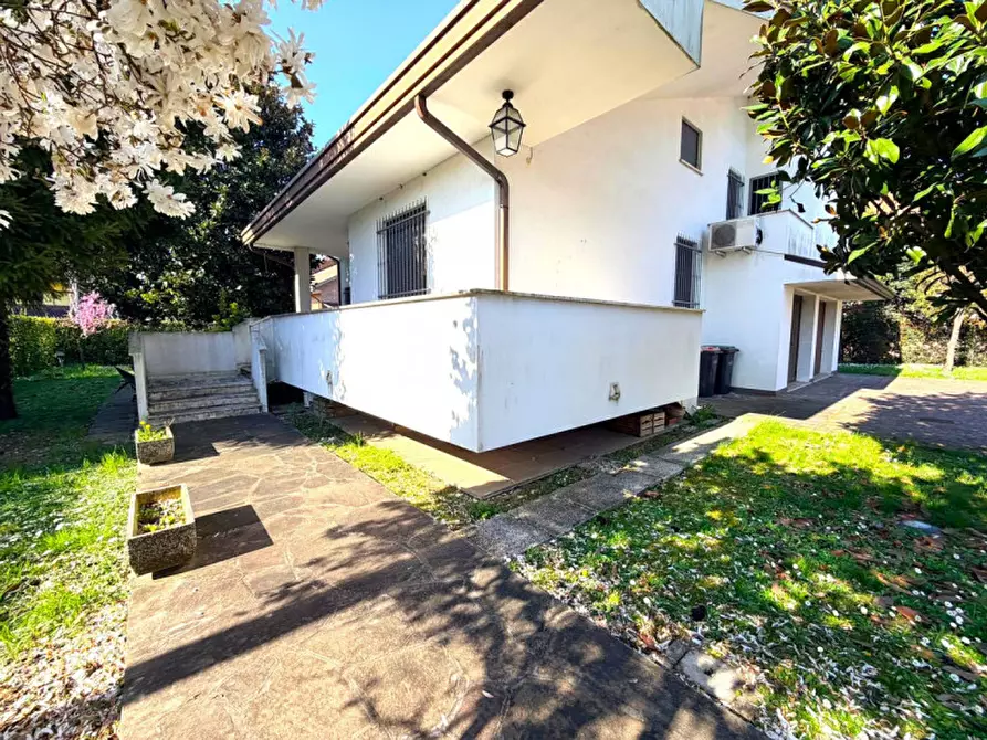 Immagine 14 di Villa in vendita  in Via Santa Monica a Albignasego