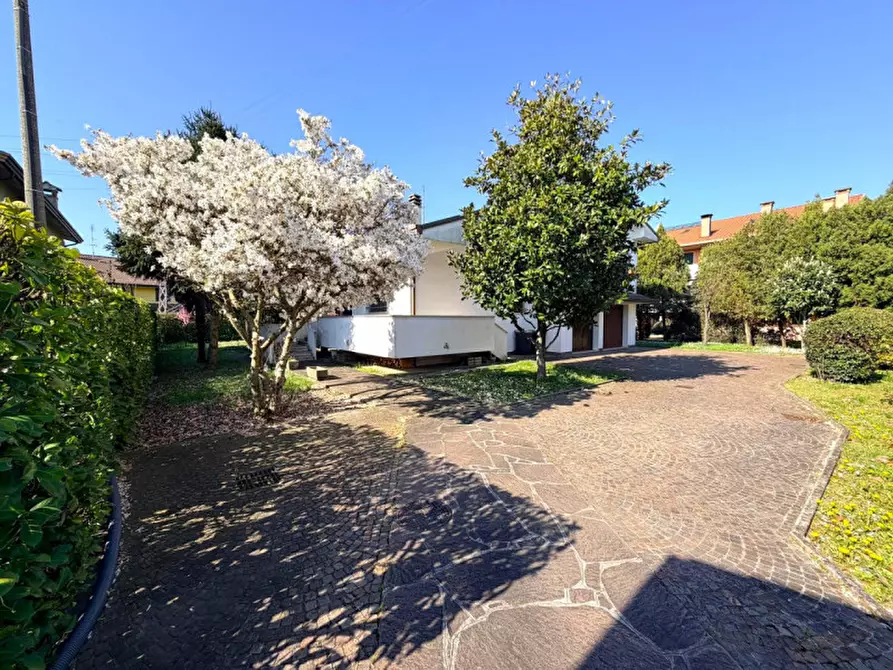 Immagine 15 di Villa in vendita  in Via Santa Monica a Albignasego