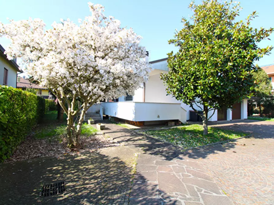 Immagine 17 di Villa in vendita  in Via Santa Monica a Albignasego