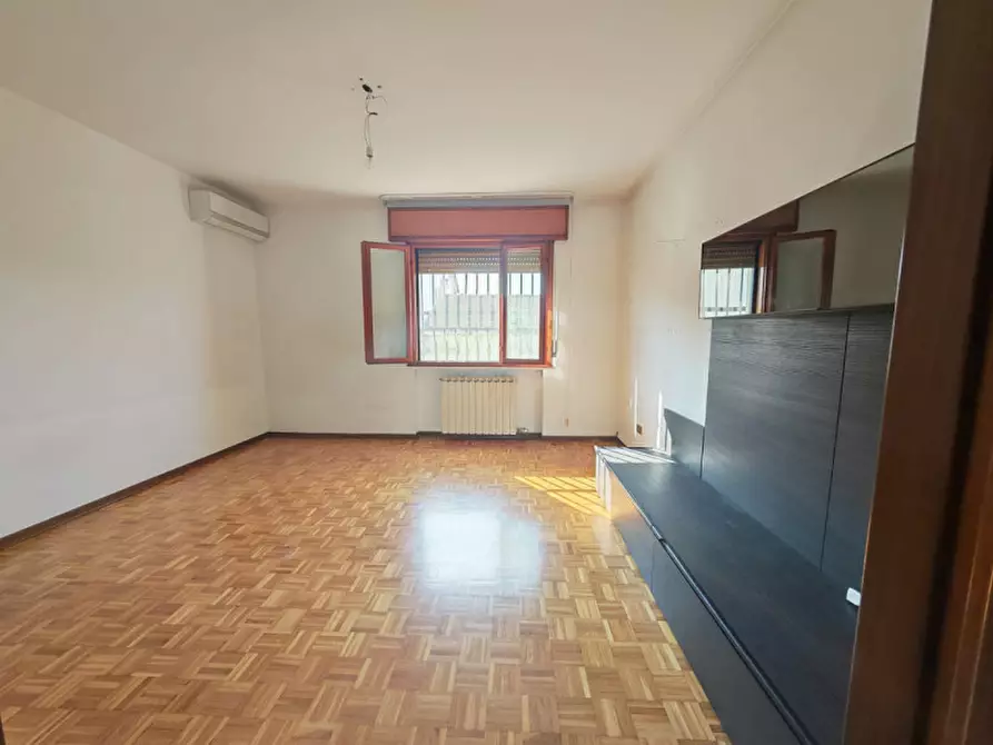 Immagine 19 di Villetta a schiera in vendita  a Ceregnano