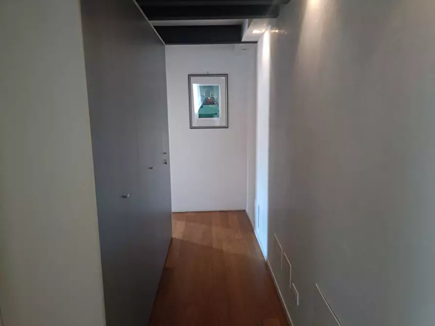 Immagine 10 di Loft/Open space in vendita  in Via degli Zabarella a Padova