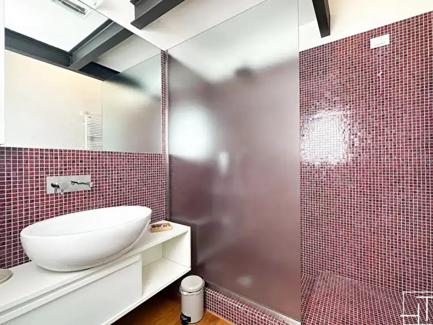 Immagine 9 di Loft/Open space in vendita  in Via degli Zabarella a Padova