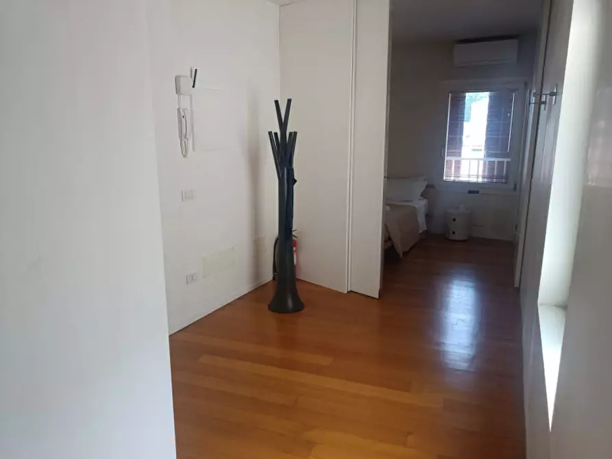 Immagine 16 di Loft/Open space in vendita  in Via degli Zabarella a Padova