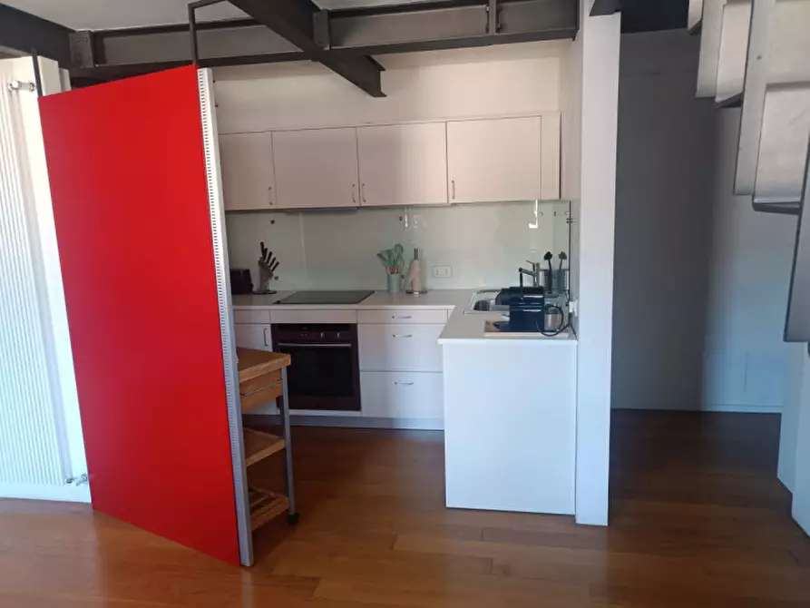 Immagine 40 di Loft/Open space in vendita  in Via degli Zabarella a Padova