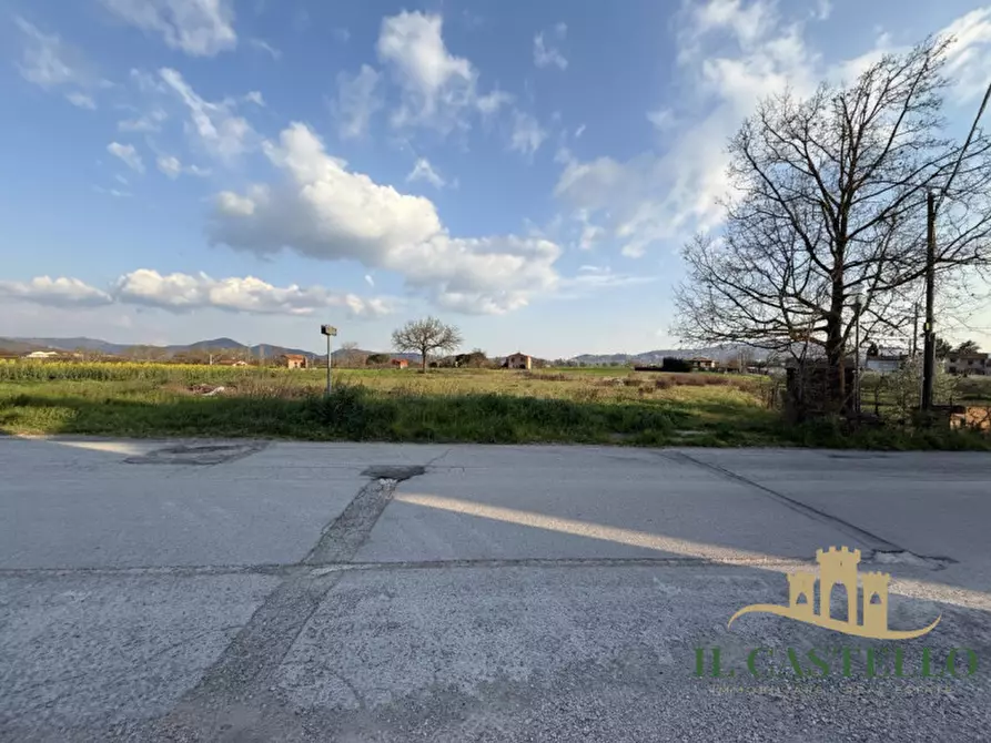 Immagine 1 di Terreno in vendita  in VIALE II AGOSTO a Castiglione Del Lago