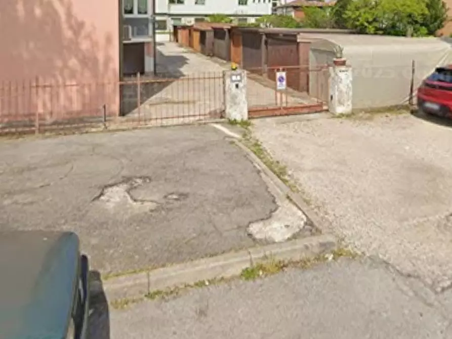 Immagine 2 di Garage in affitto  in Via Arzeron 16 a Adria