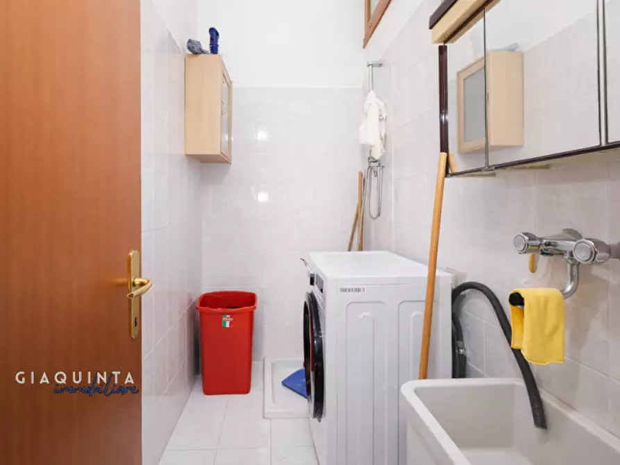 Immagine 11 di Appartamento in vendita  in Via Teocrito n. 21 a Palagonia