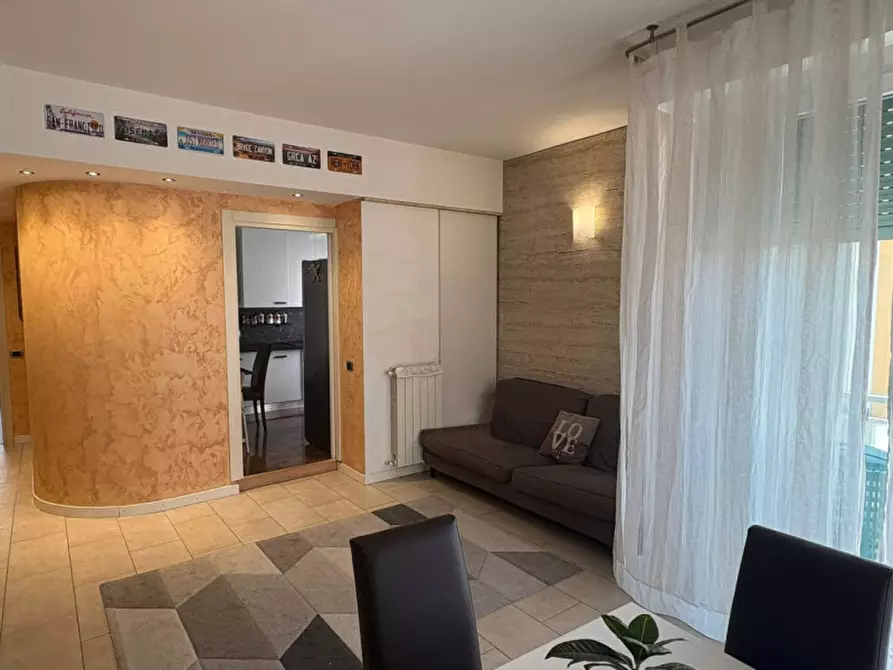 Immagine 2 di Appartamento in vendita  in Meda, Via Trento 86 a Meda