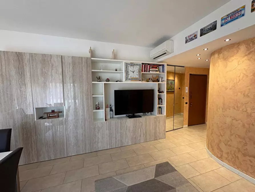 Immagine 3 di Appartamento in vendita  in Meda, Via Trento 86 a Meda