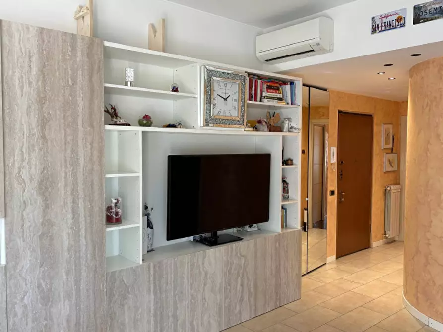 Immagine 4 di Appartamento in vendita  in Meda, Via Trento 86 a Meda