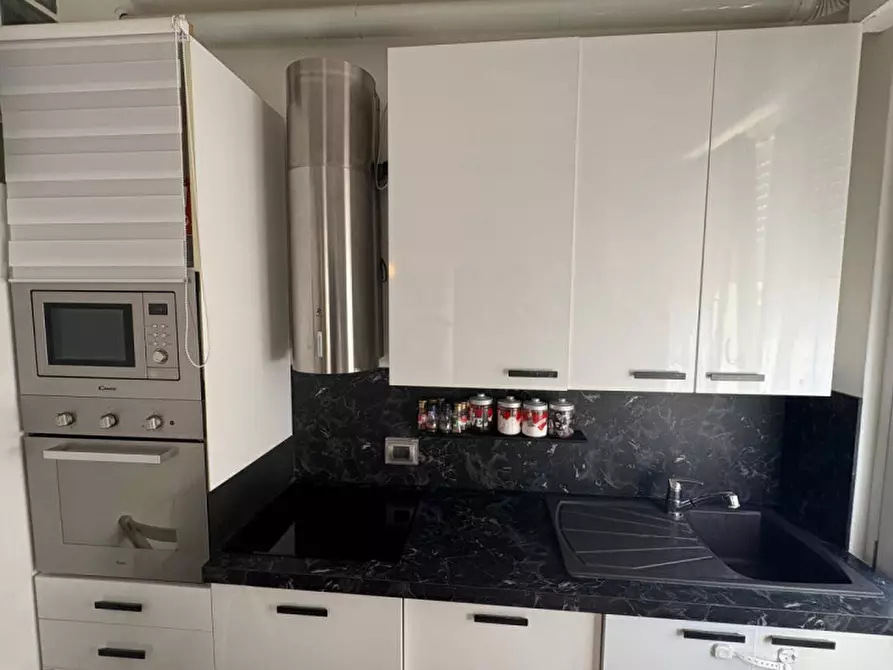 Immagine 7 di Appartamento in vendita  in Meda, Via Trento 86 a Meda