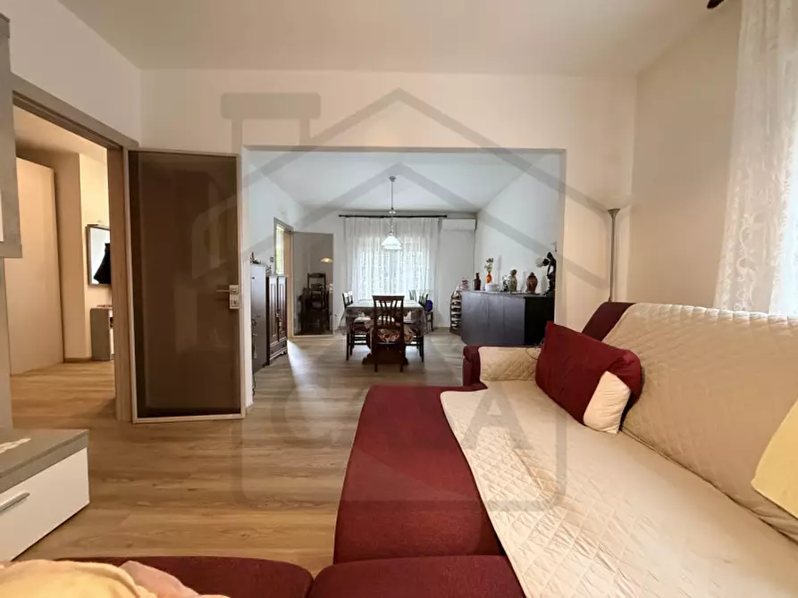 Immagine 6 di Casa trifamiliare in vendita  in Via Isonzo a Montegrotto Terme