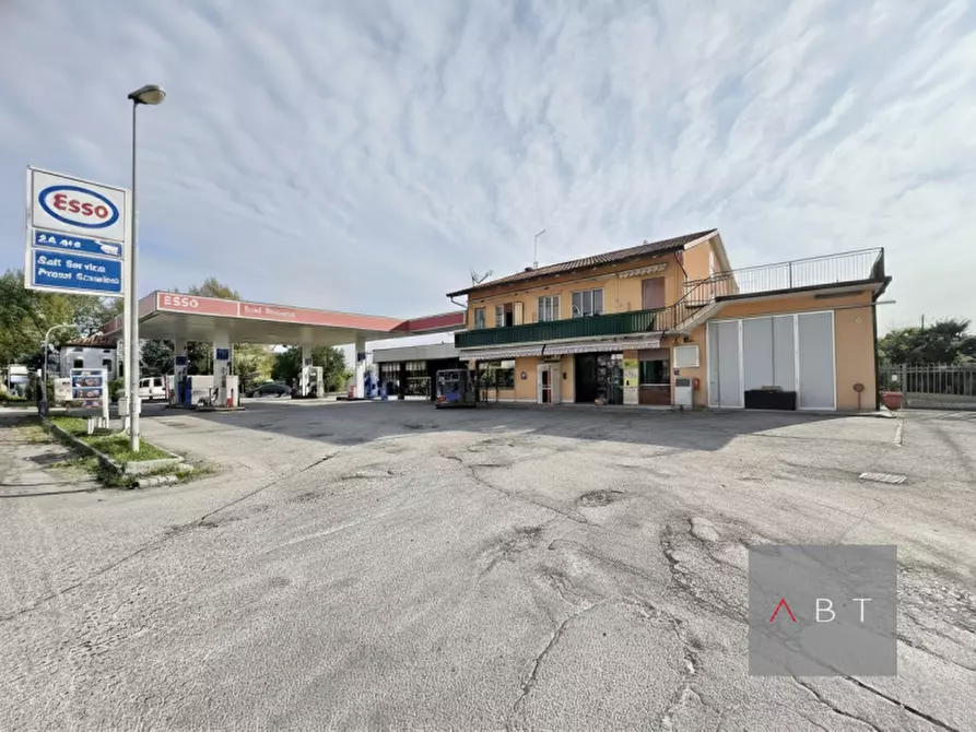 Immagine 2 di Attività commerciale in vendita  a Villa Del Conte