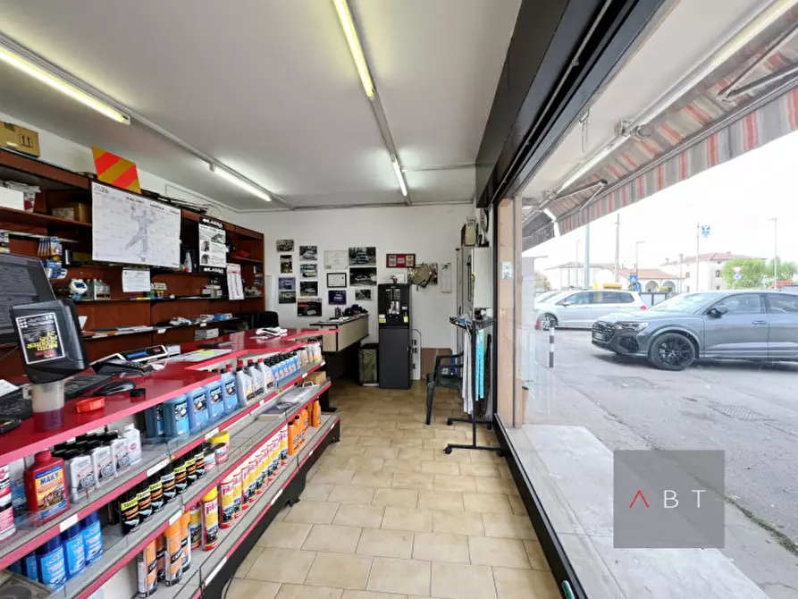 Immagine 9 di Attività commerciale in vendita  a Villa Del Conte