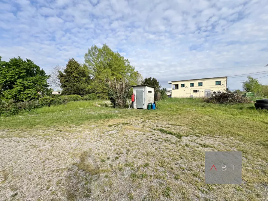 Immagine 15 di Attività commerciale in vendita  a Villa Del Conte