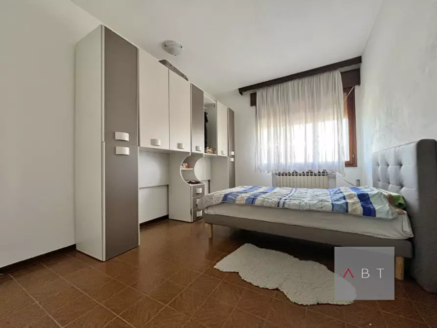 Immagine 30 di Attività commerciale in vendita  a Villa Del Conte