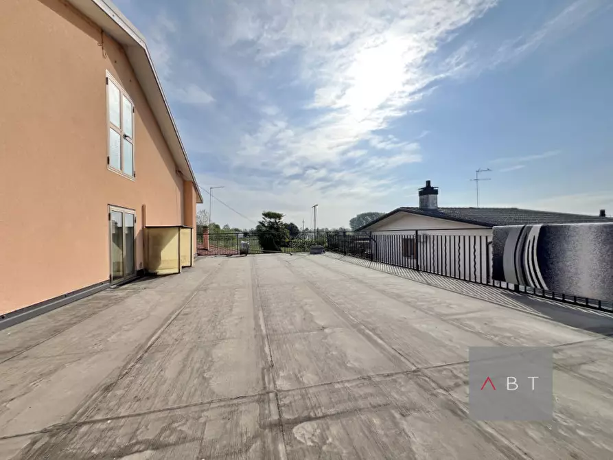 Immagine 33 di Attività commerciale in vendita  a Villa Del Conte