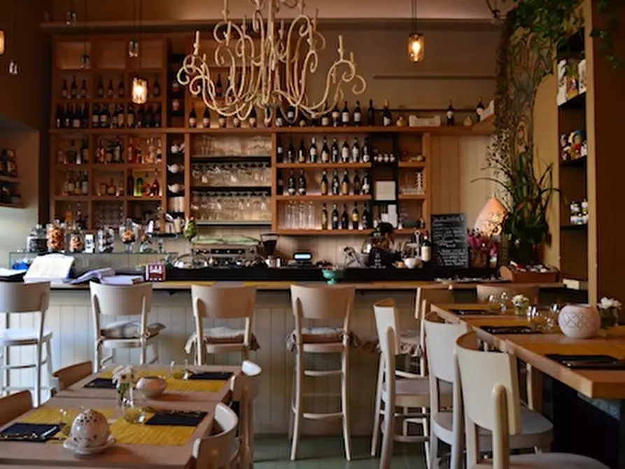 Immagine 1 di Attività commerciale in vendita  a Rubano