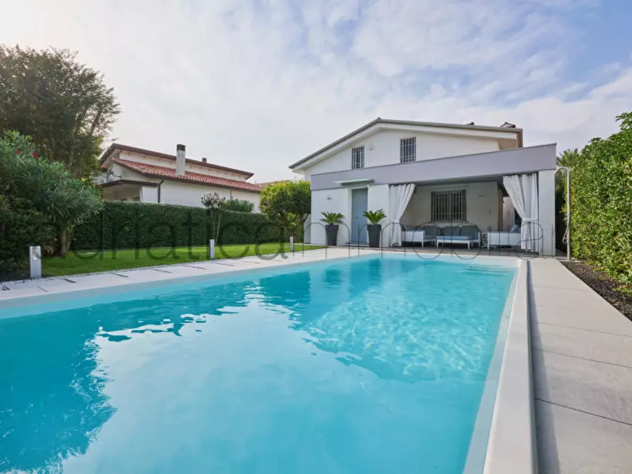 Immagine 1 di Casa indipendente in vendita  a Jesolo