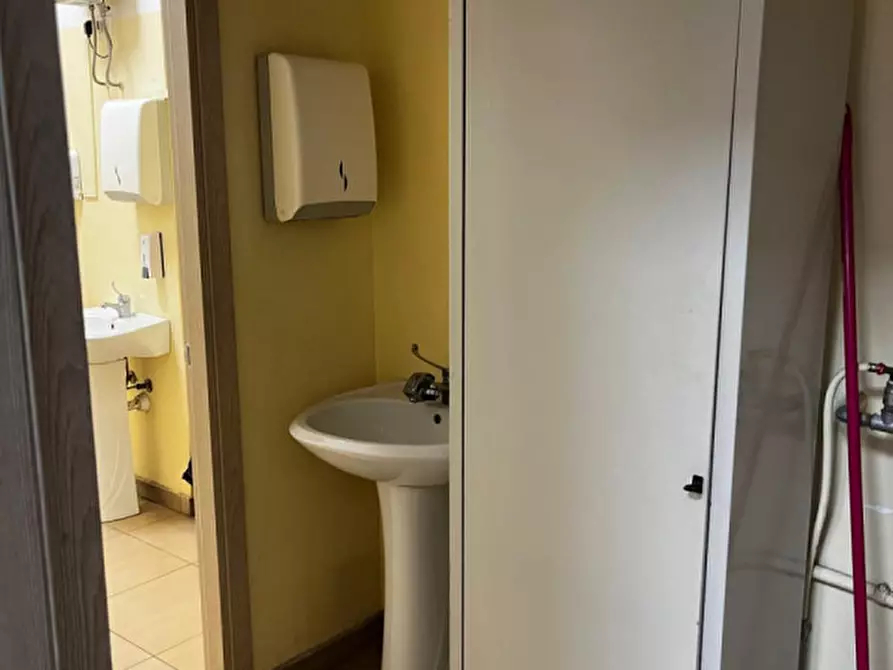 Immagine 6 di Attività commerciale in vendita  in Corso Valentino    182 a Casale Monferrato