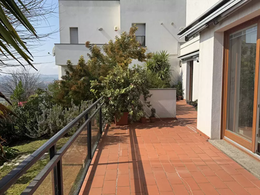 Immagine 50 di Appartamento in vendita  in STRADA VECCHIA DI PIETRALACROCE 70 H a Ancona