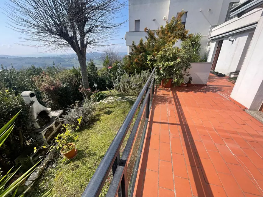 Immagine 52 di Appartamento in vendita  in STRADA VECCHIA DI PIETRALACROCE 70 H a Ancona