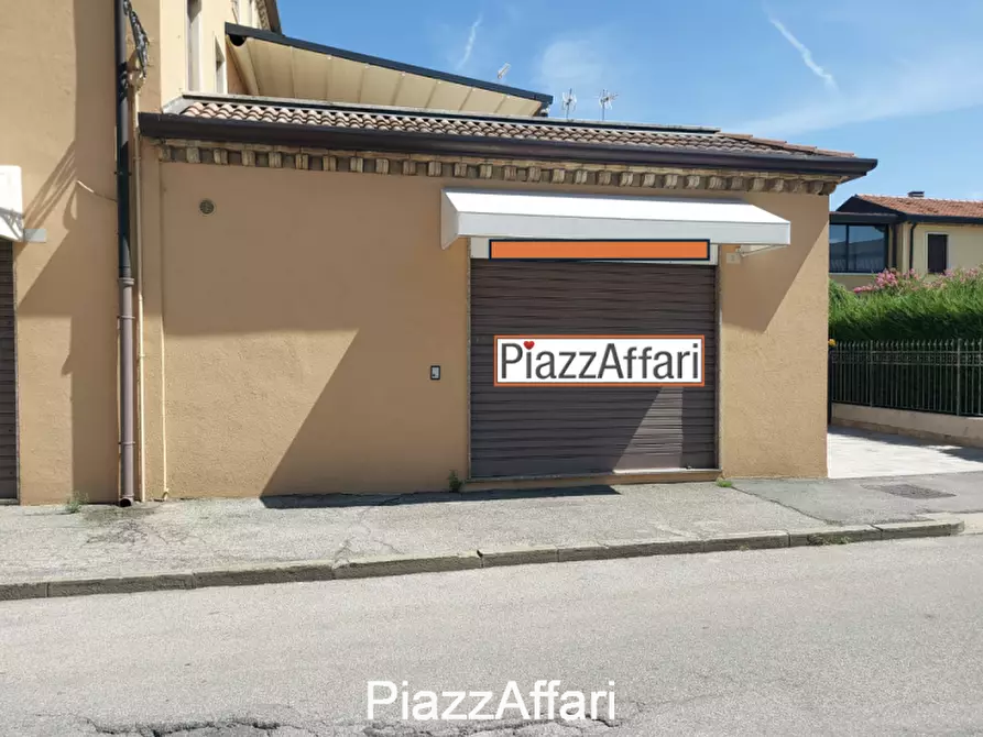 Immagine 3 di Negozio in affitto  in Piove di Sacco - Centro a Piove Di Sacco